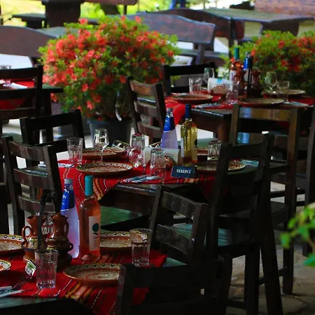 Eco Complex Izvori 호텔