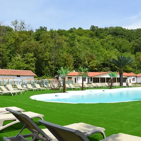 Eco Complex Izvori 호텔 2*