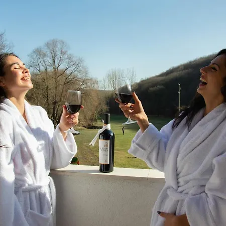 Eco Complex Izvori 호텔